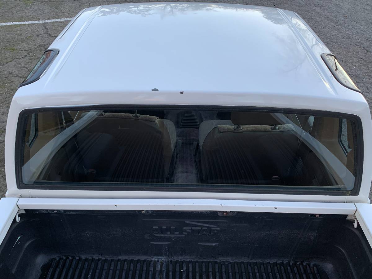 Nissan-d21-hardbody-xe-king-cab-1987-white-16