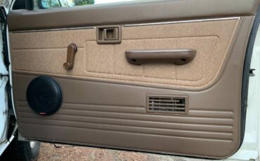 Nissan-d21-hardbody-xe-king-cab-1987-white-23
