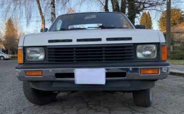 Nissan-d21-hardbody-xe-king-cab-1987-white