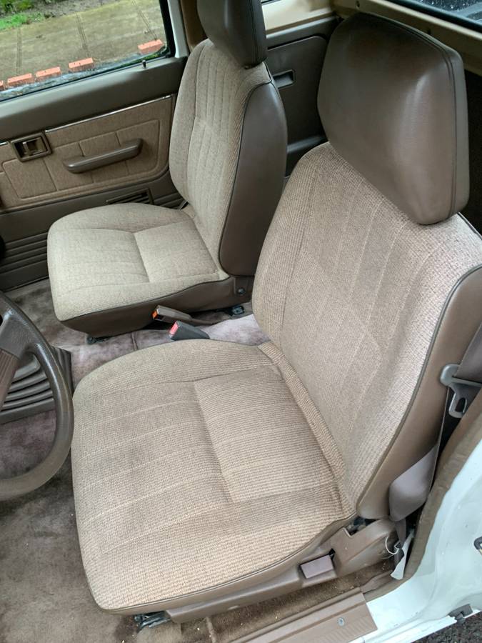 Nissan-d21-hardbody-xe-king-cab-1987-white-7