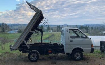Nissan-dump-truck-diesel-1990-white
