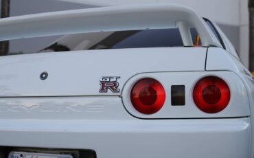 Nissan-gtr-1994-white-19