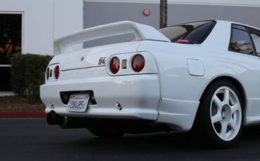 Nissan-gtr-1994-white-2