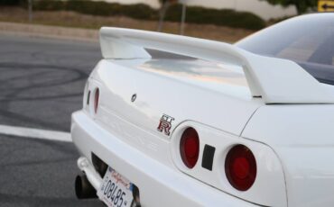 Nissan-gtr-1994-white-23