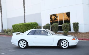 Nissan-gtr-1994-white-4