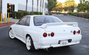Nissan-gtr-1994-white-5