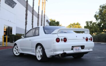 Nissan-gtr-1994-white-6