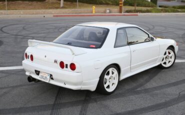 Nissan-gtr-1994-white-8