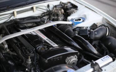 Nissan-gtr-1994-white-9