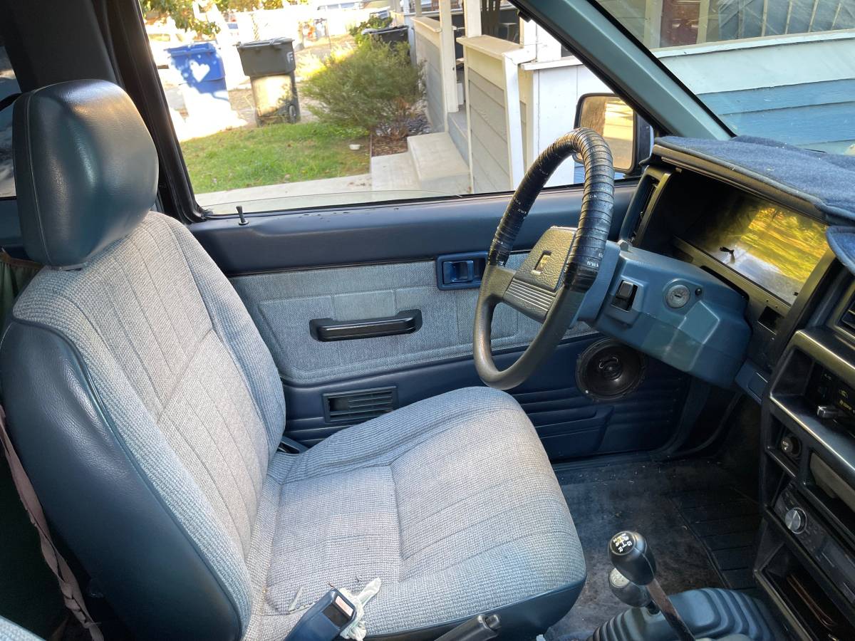 Nissan-hardbody-1986-2