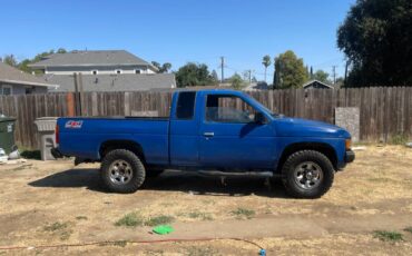 Nissan-hardbody-1986-6