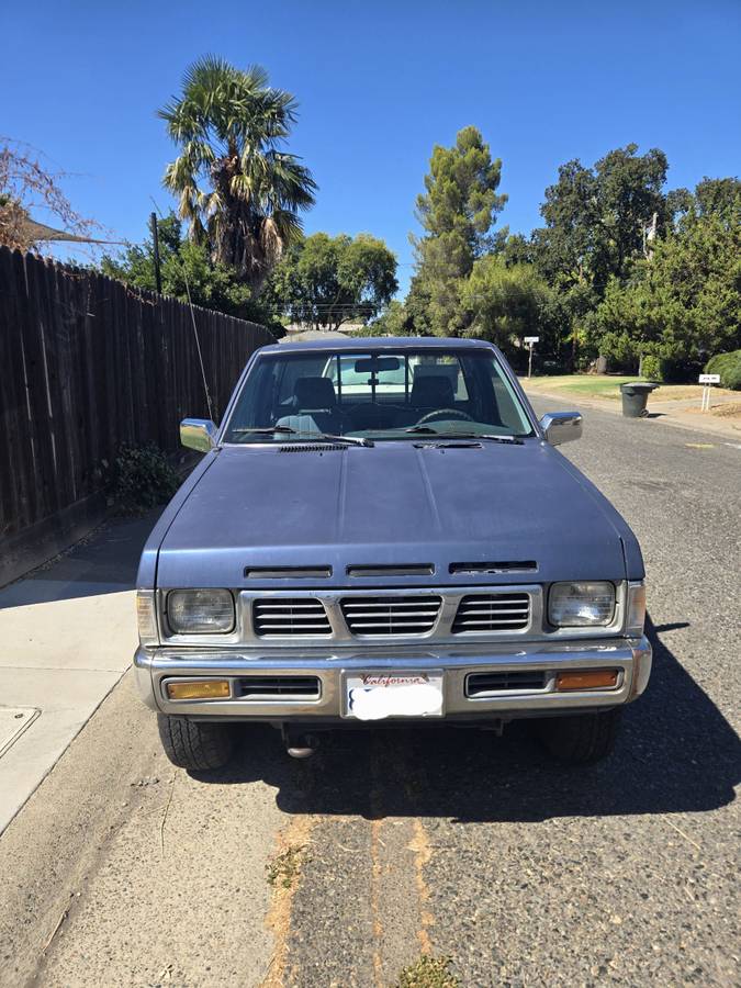 Nissan-hardbody-pickup-1994-blue-2