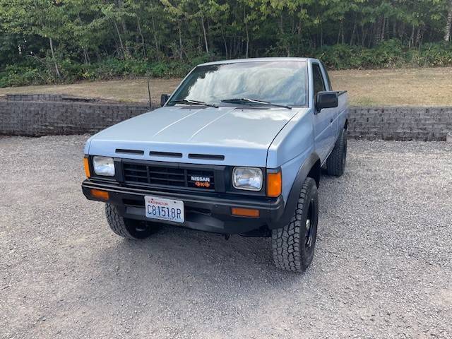Nissan-hardbody-pickup-se-v6-kingcab-4x4-1987-blue-1