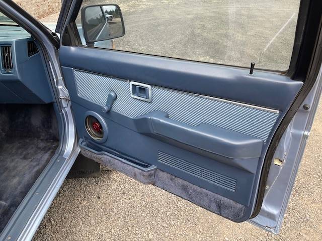 Nissan-hardbody-pickup-se-v6-kingcab-4x4-1987-blue-17