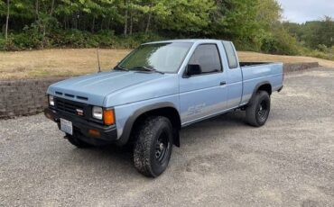 Nissan-hardbody-pickup-se-v6-kingcab-4x4-1987-blue