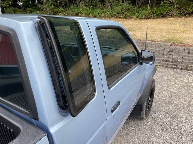 Nissan-hardbody-pickup-se-v6-kingcab-4x4-1987-blue-5