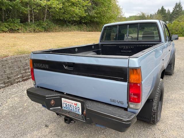 Nissan-hardbody-pickup-se-v6-kingcab-4x4-1987-blue-6