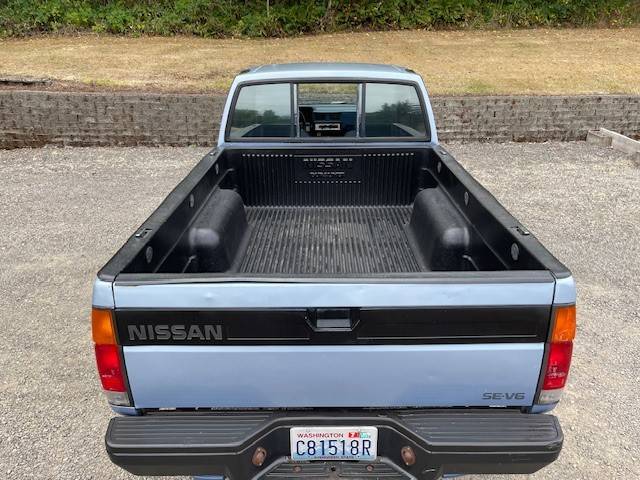 Nissan-hardbody-pickup-se-v6-kingcab-4x4-1987-blue-7