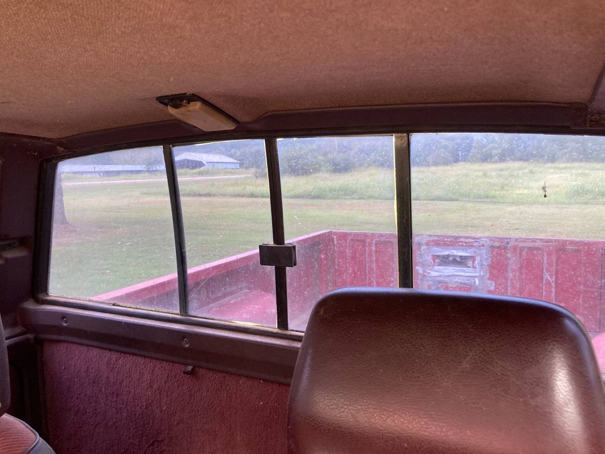 Nissan-king-cab-1992-red-10