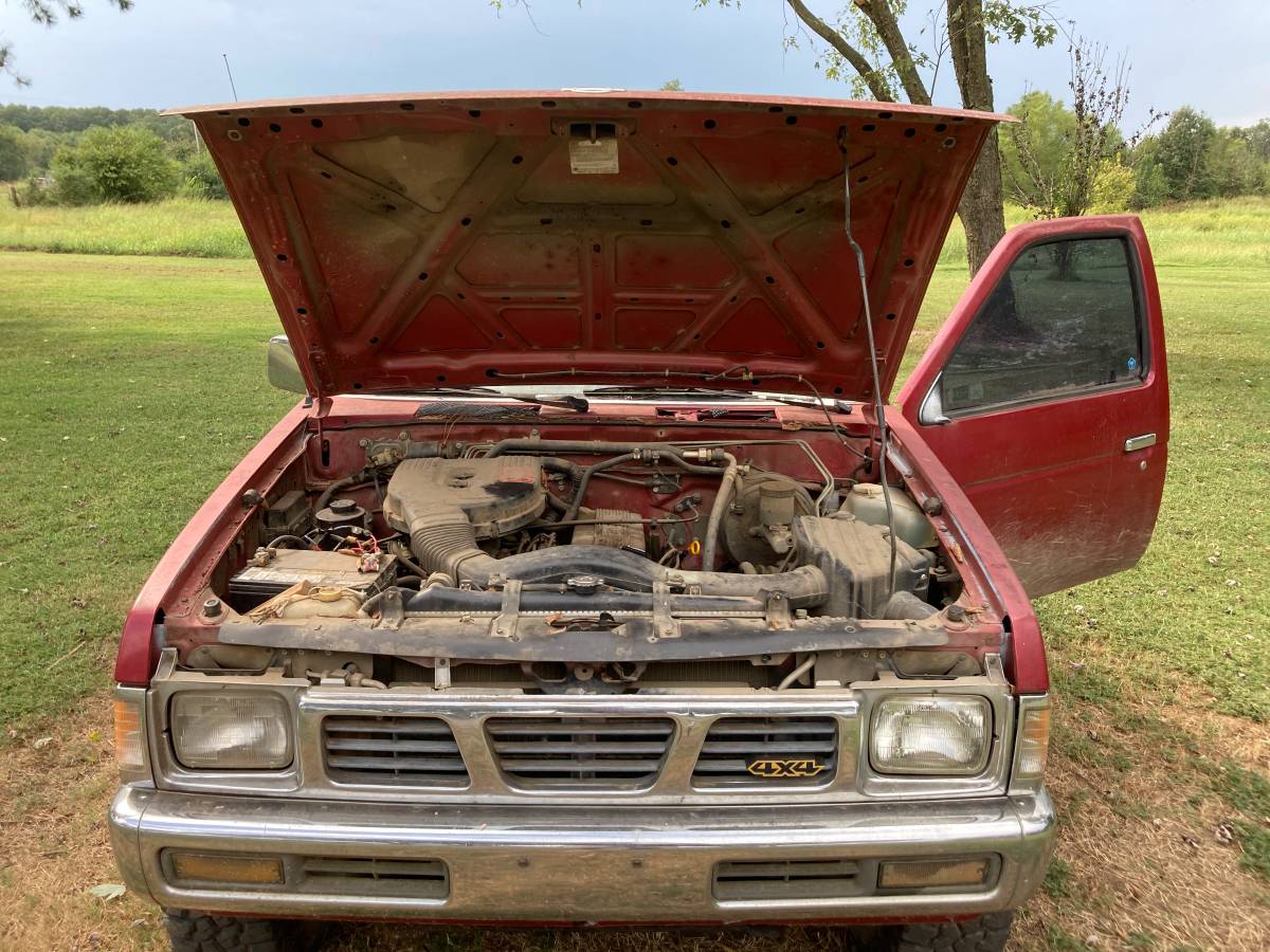 Nissan-king-cab-1992-red-14
