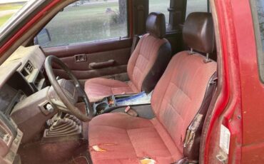 Nissan-king-cab-1992-red-17