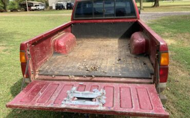Nissan-king-cab-1992-red-18