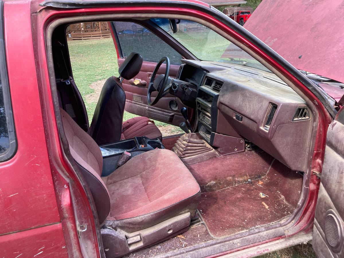 Nissan-king-cab-1992-red-19