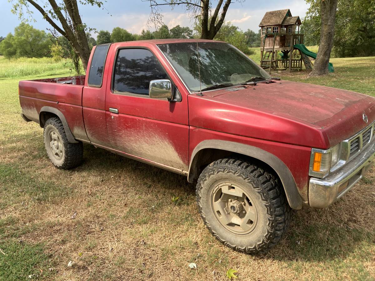 Nissan-king-cab-1992-red-2