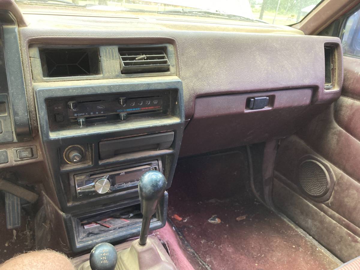 Nissan-king-cab-1992-red-20