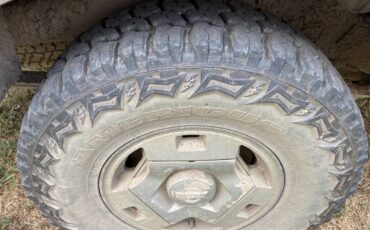 Nissan-king-cab-1992-red-23