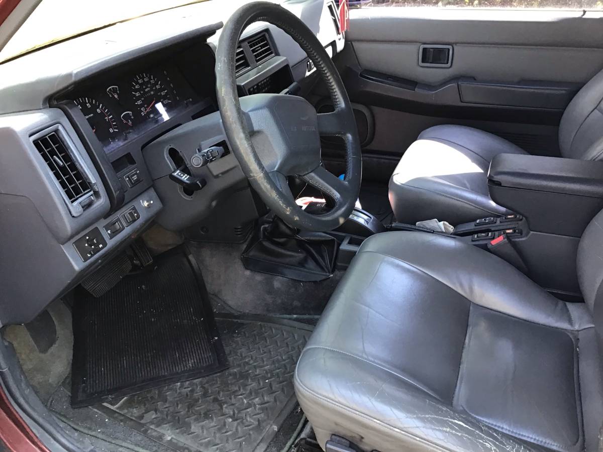 Nissan-pathfinder-1993-red-15