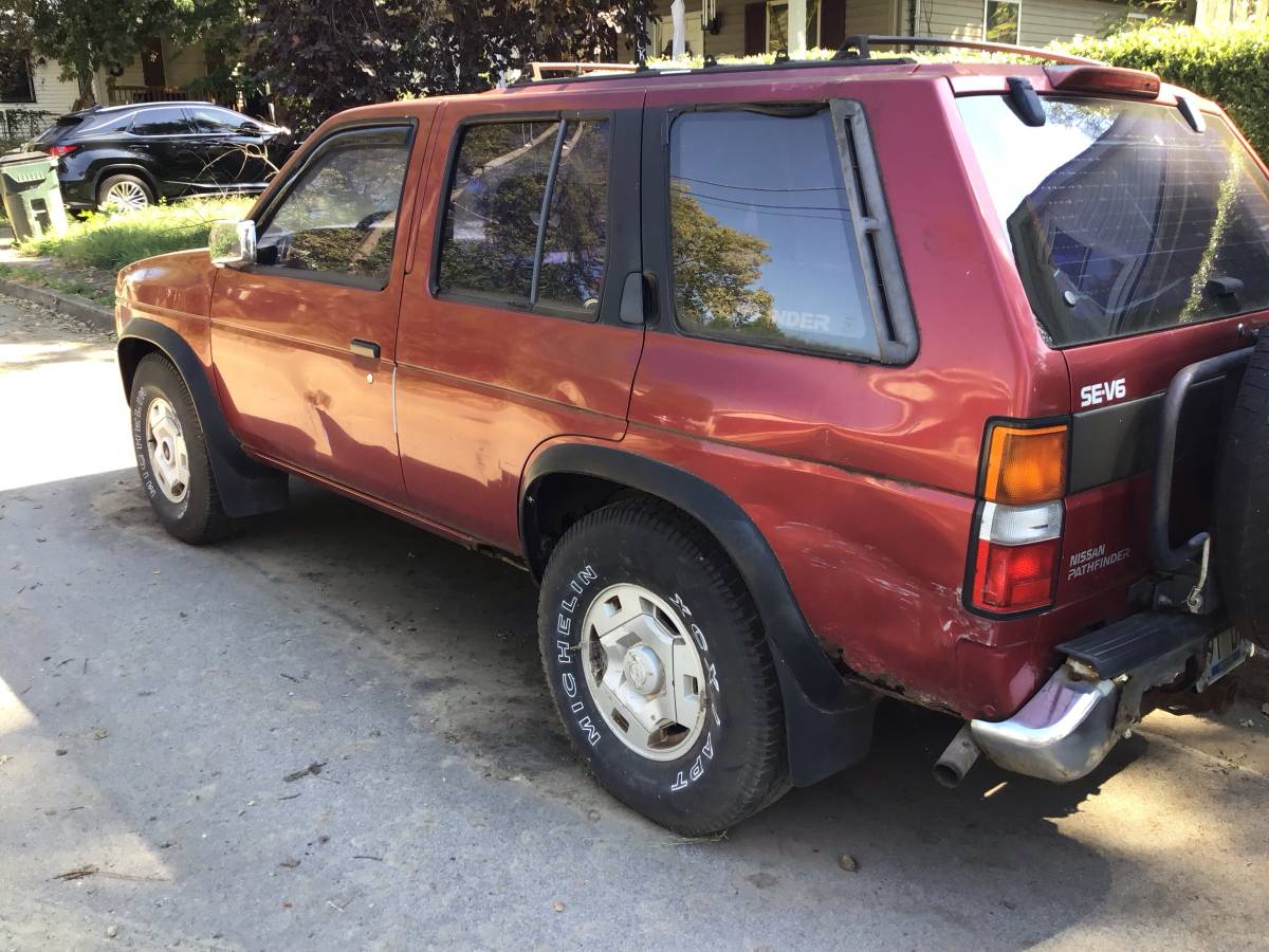 Nissan-pathfinder-1993-red-5