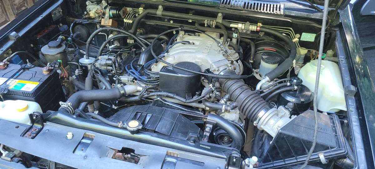 Nissan-pathfinder-xe-4x4-1994-black-13