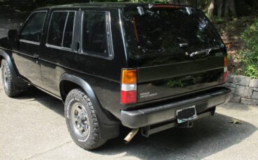 Nissan-pathfinder-xe-4x4-1994-black-15