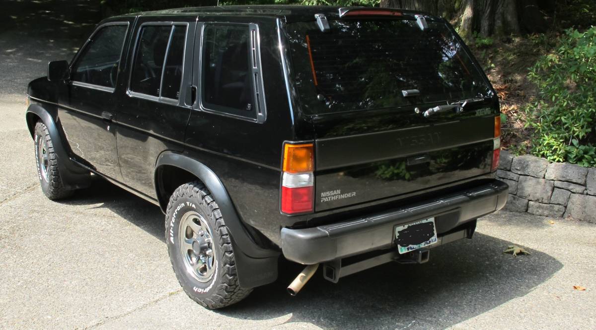 Nissan-pathfinder-xe-4x4-1994-black-15
