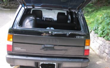Nissan-pathfinder-xe-4x4-1994-black-16