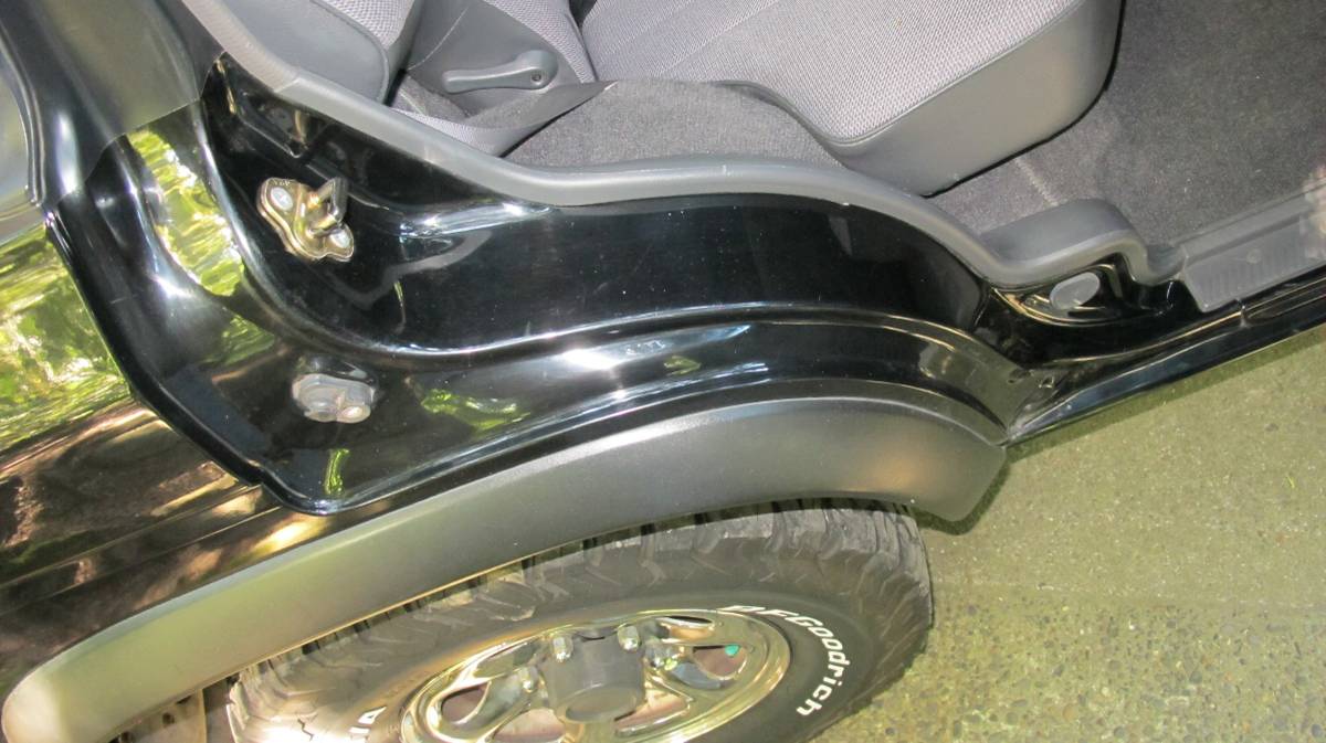 Nissan-pathfinder-xe-4x4-1994-black-18