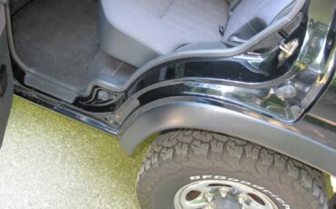 Nissan-pathfinder-xe-4x4-1994-black-19