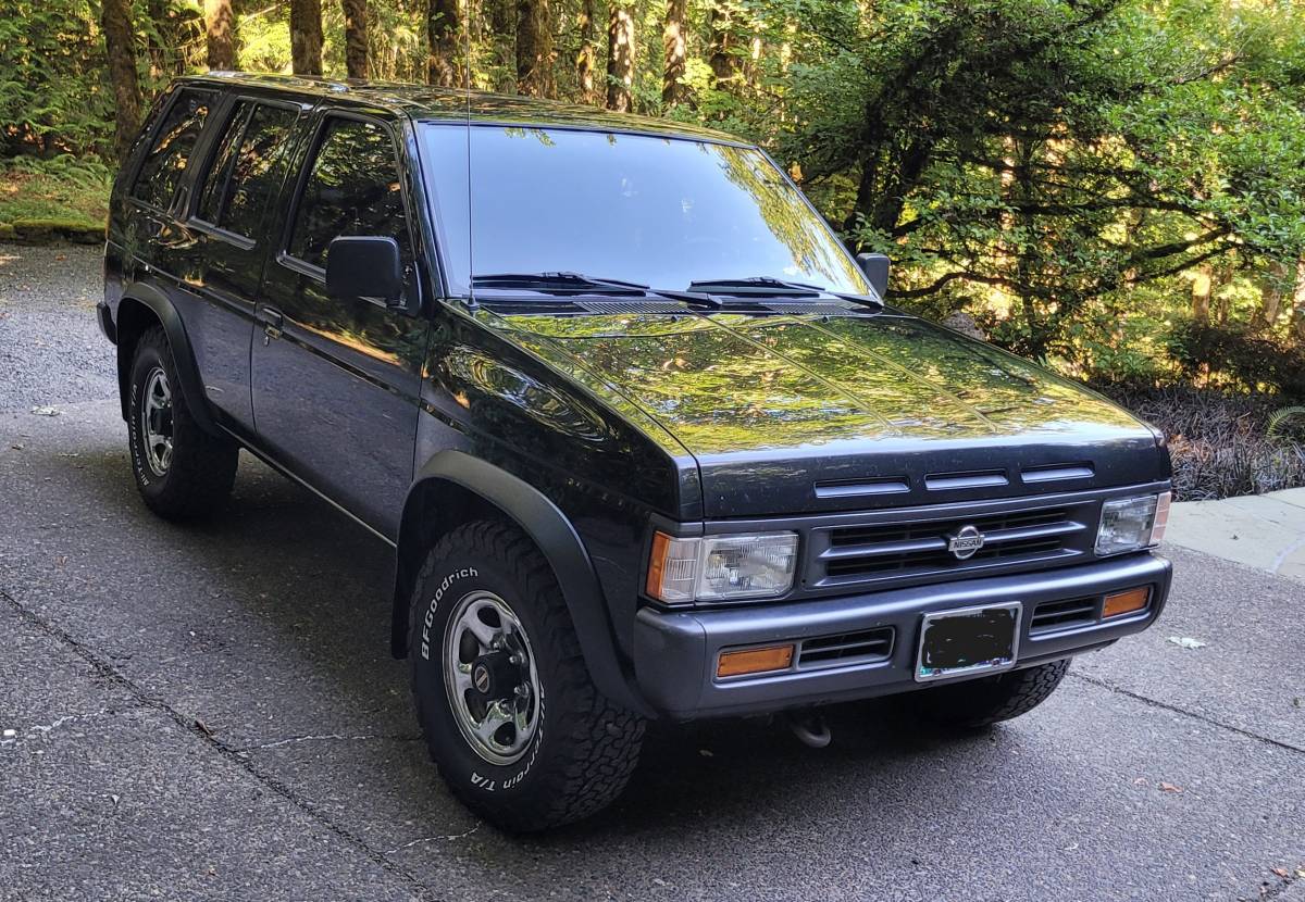 Nissan-pathfinder-xe-4x4-1994-black-2