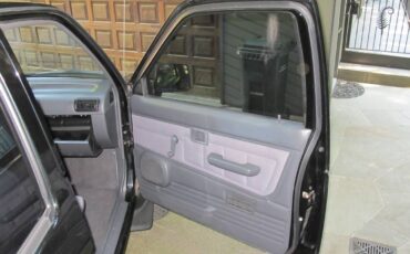 Nissan-pathfinder-xe-4x4-1994-black-20