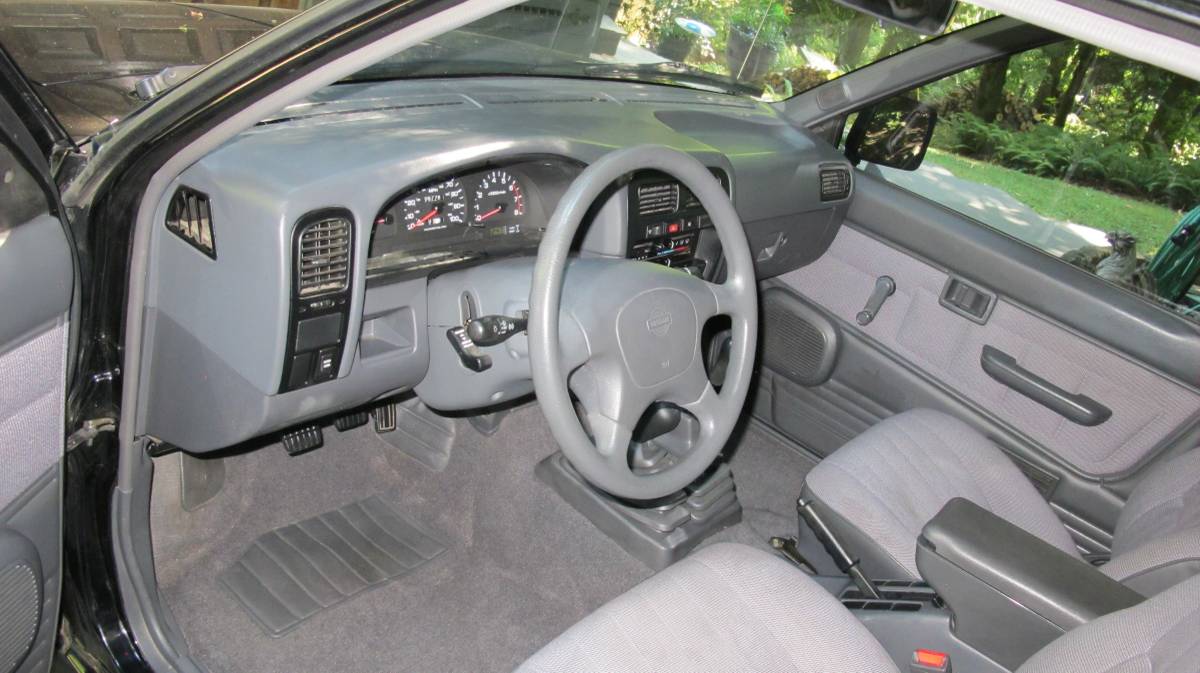 Nissan-pathfinder-xe-4x4-1994-black-5