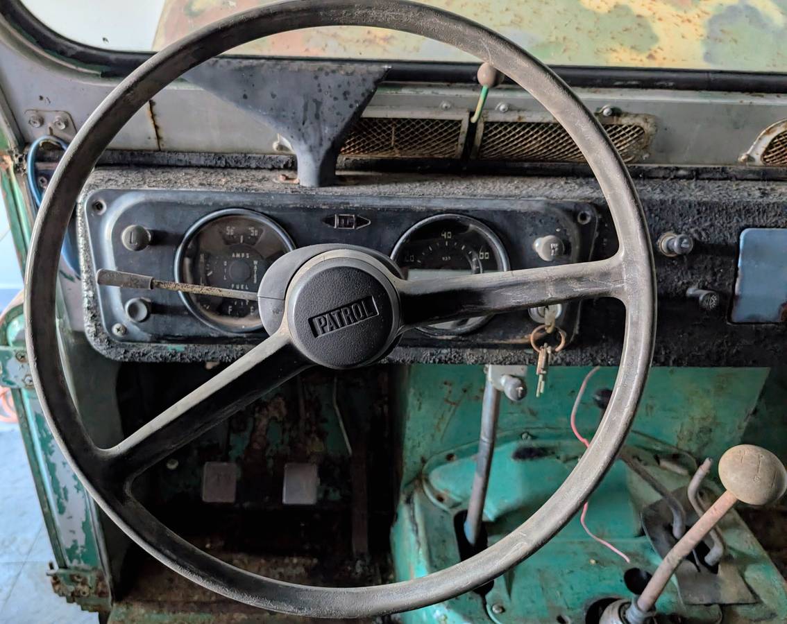 Nissan-patrol-1969-green-2