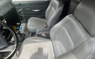 Nissan-pickup-1993-white-4