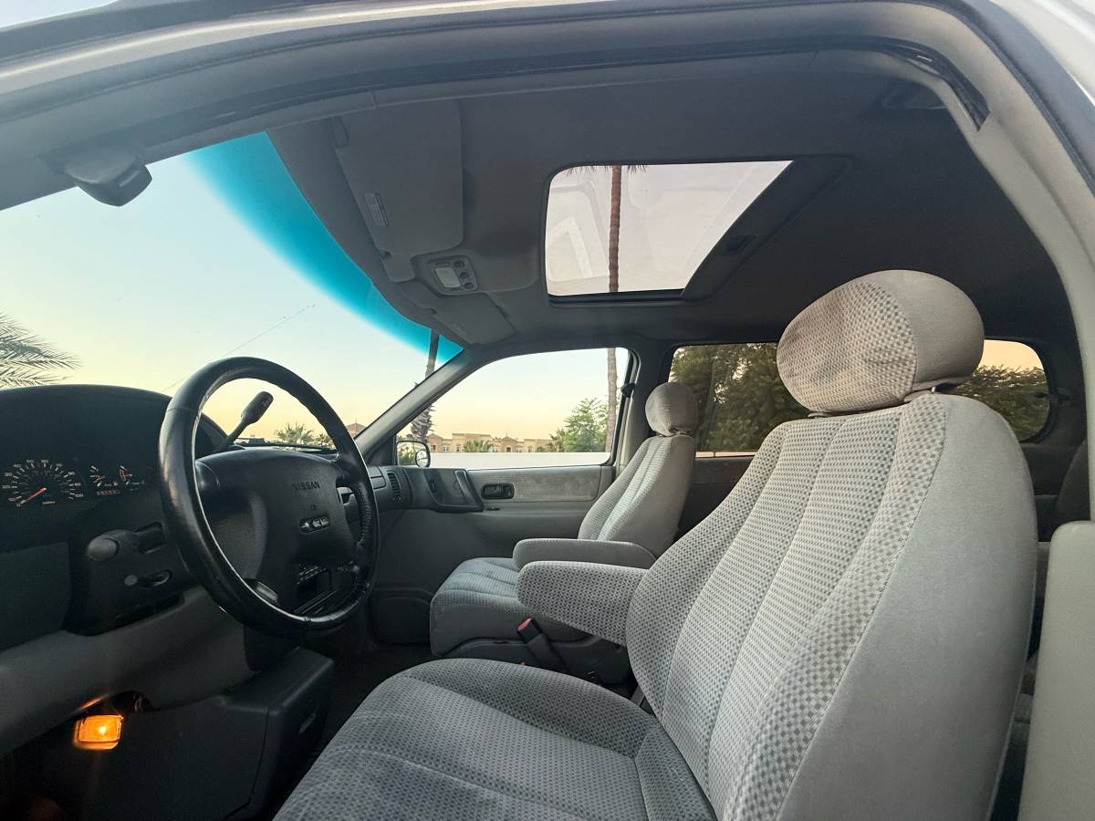 Nissan-quest-1994-grey-12