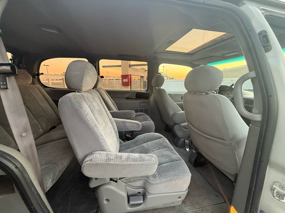 Nissan-quest-1994-grey-15