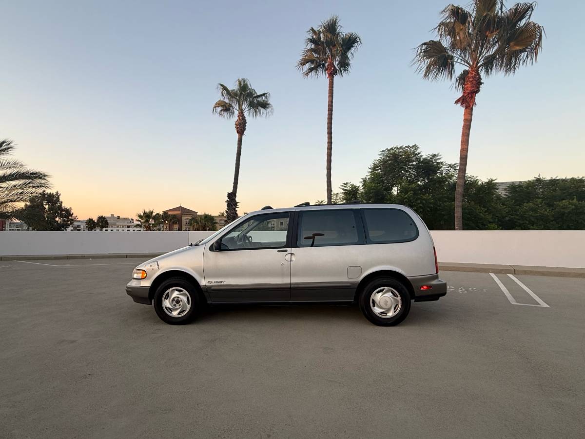 Nissan-quest-1994-grey-22