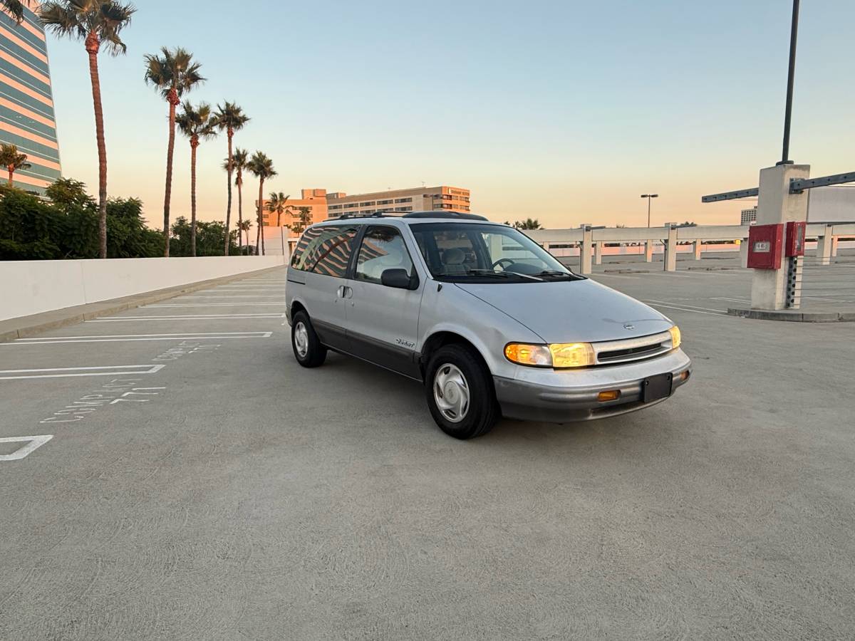 Nissan-quest-1994-grey-4