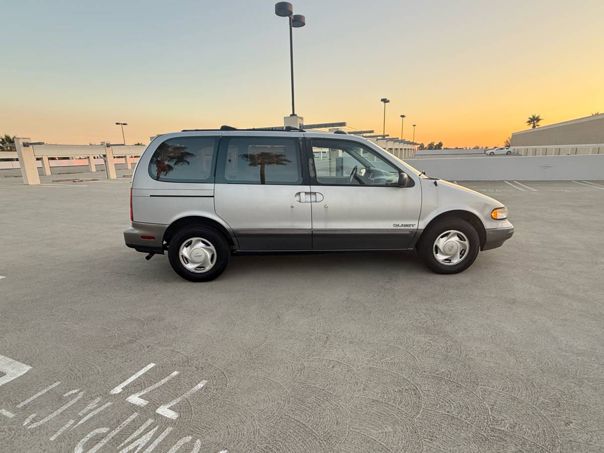 Nissan-quest-1994-grey-5
