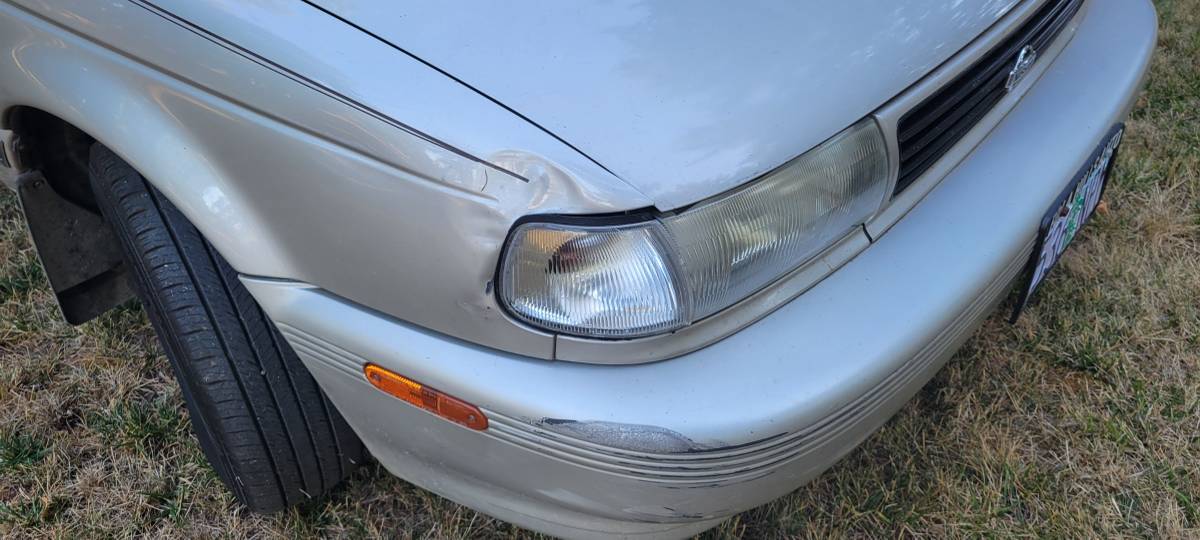 Nissan-sentra-1994-3