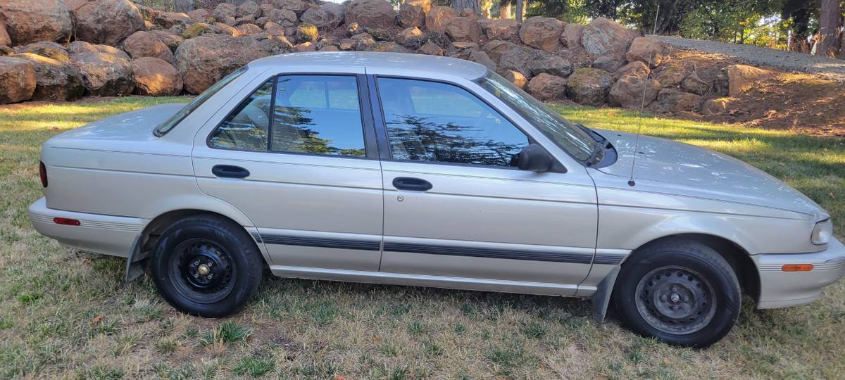 Nissan-sentra-1994-4